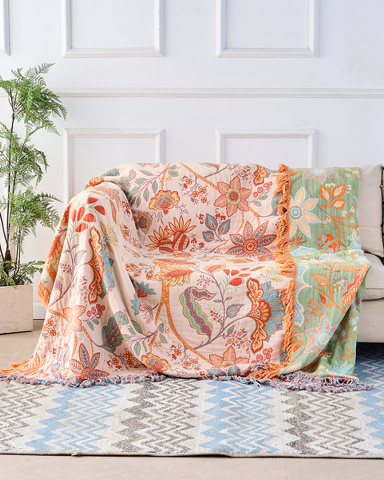 Miłośnicy stylu Boho Koc – Kwiatowy wzór z rustykalnymi frędzlami dla przytulnego wnętrza 0