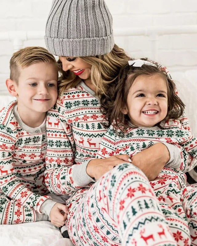 Rodzinna Piżama Świąteczna Unisex – Uroczy Wzór Renifera dla Przytulnych Zimowych Wieczorów 1