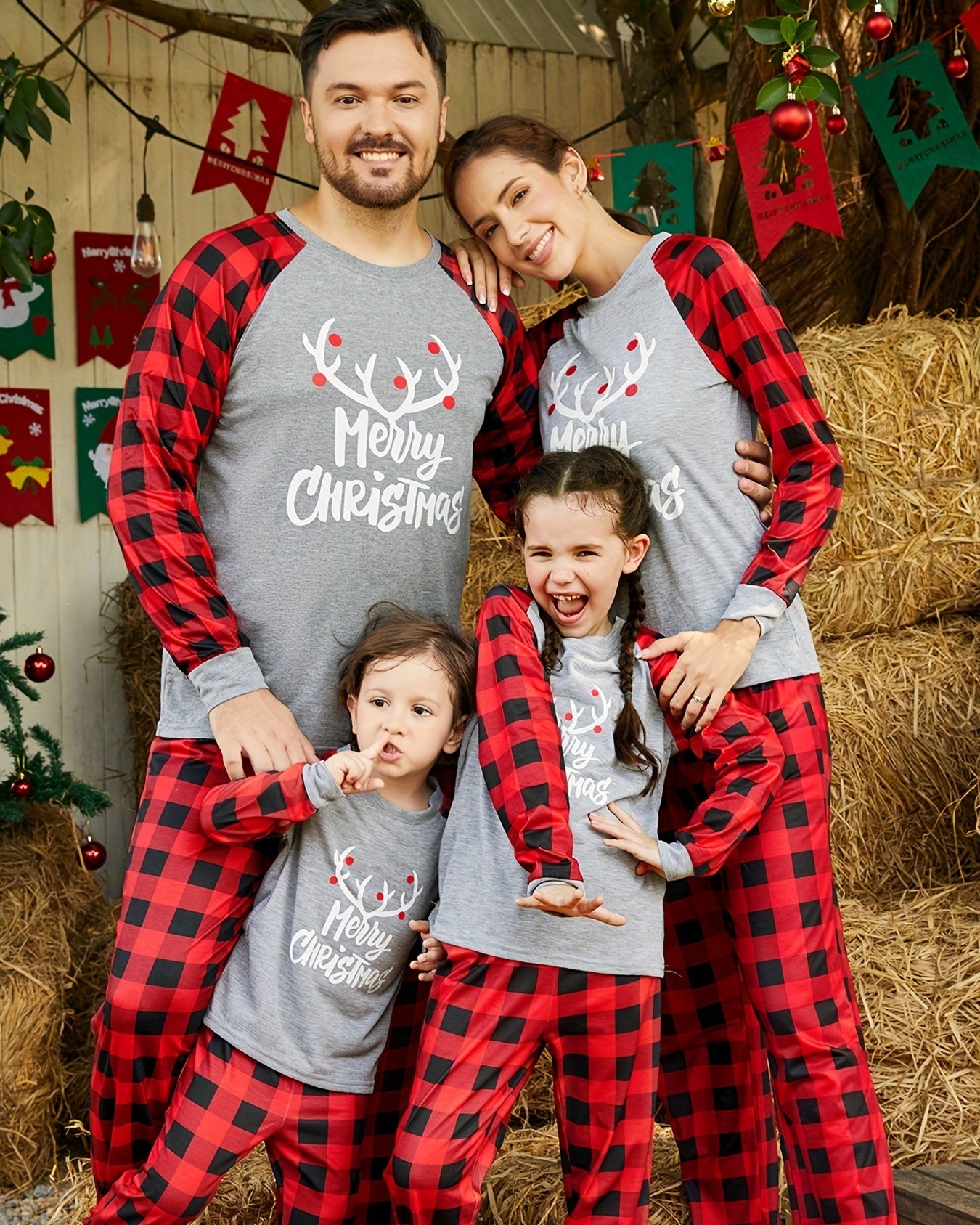 Rodzinna Piżama Unisex – Komfortowy Zestaw z Reniferem na Święta do Relaksu w Zimowe Poranki 0