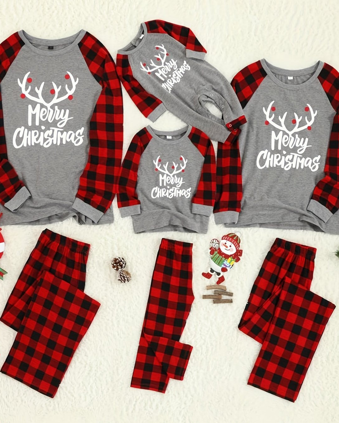 Rodzinna Piżama Unisex – Komfortowy Zestaw z Reniferem na Święta do Relaksu w Zimowe Poranki 1