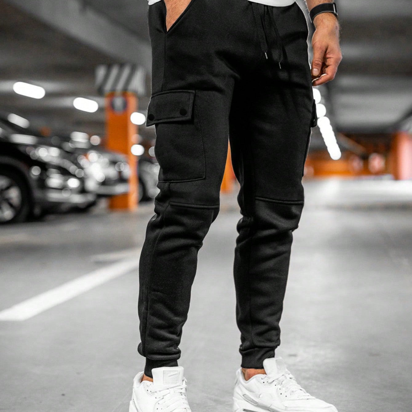 Męskie Spodnie Joggery Slim Fit - Z Kieszeniami Cargo i Sznurkiem
