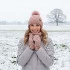 Kobiety Zimowy Zestaw – Stylowy Czapka, Szalik Infinity i Rękawiczki Dotykowe na Chłodne Dni 1