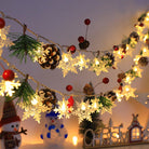 Miłośnicy Świąt Lampki Choinkowe LED – Urokliwe Oświetlenie z Motywem Płatków Śniegu 0