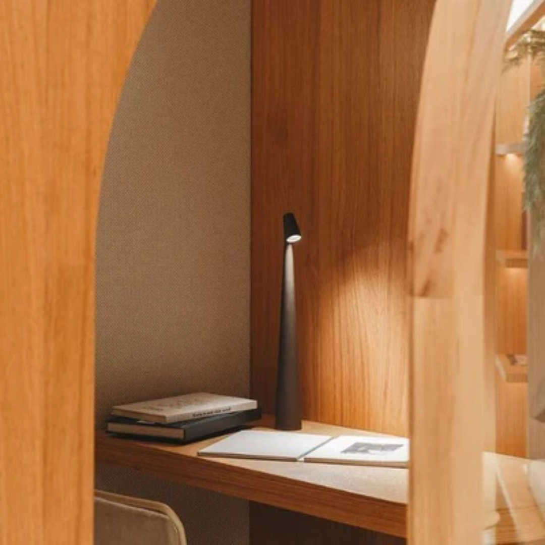 Miłośnicy designu Lampa stołowa LED – Minimalistyczny styl i bezprzewodowa wygoda 2