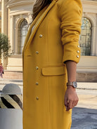Płaszcz Damski Zimowy – Żółty Dwurzędowy Krój z Klasycznym Kołnierzem na Chłodne Dni 1